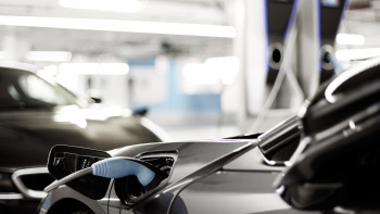 Wellnhofer Designs - stock.adobe.com Tanken Elektromobilität