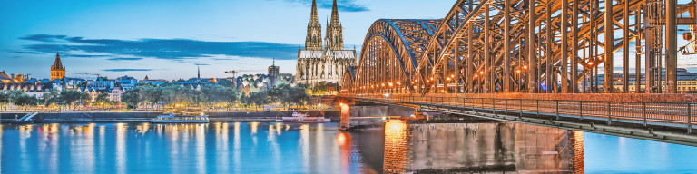 Kölner Dom, Hohenzollernbrücke