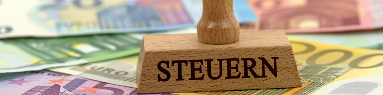 Steuern und Abgaben