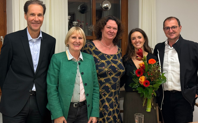 Erste Vorsitzende Christine Gossner (2.v.links), Zweite Vorsitzende Petra Steinbeiß (Mitte), Schriftführer Rudolf Sautter (1.v.links), Kassier Ulrich Kameter und Referentin Lucia Hatz 