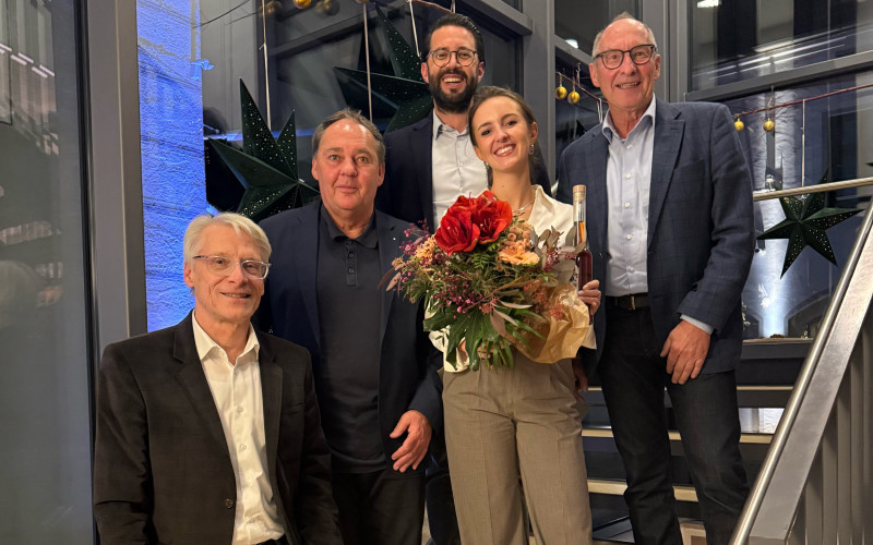 Erster Vorsitzender Richard Alberter (1.v.links), Zweiter Vorsitzender Paulus Eckerle (2.v.links), Schriftführer Markus Meier (Mitte hinten), Referentin Lucia Hatz (2.v.rechts) und Kassierer Herbert Buckl (1.v.rechts)