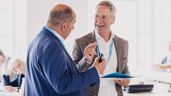 Personen in der Mitgliederversammlung