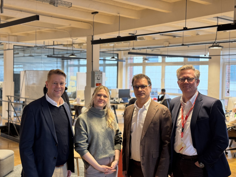 Bild: Verbandsdirektor Hans-Henning Kujath und Marketingreferentin Annina Herrmann zu Besuch bei Techem in Eschborn für die Kooperation.