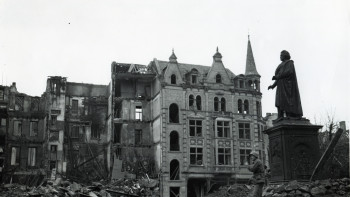 Kriegsfoto Münsterplatz von US Army Fotograf Lee Mille Kriegsfoto Münsterplatz von US Army Fotograf Lee Mille