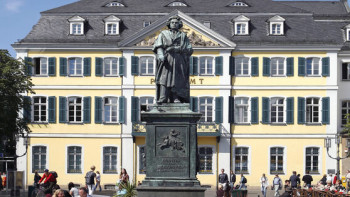 Denkmal muss saniert werden Denkmal muss saniert werden
