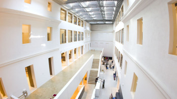 Blick 2 ins Haus der Bildung Stadt Bonn