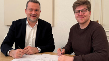 Hausverwaltung Vertragsunterzeichnung