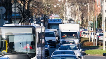 Gedränge auf der LKW Reuterstr