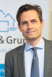 Dr. Wolfgang Lang Dr. Wolfgang Lang