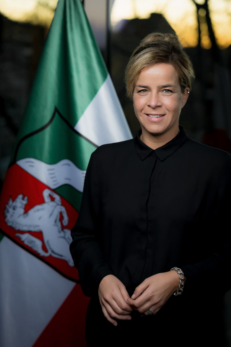 20230306_mona-neubaur_portrait