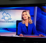 hug Logo auch für Satire gut