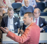 Dr. Karsten Brandt