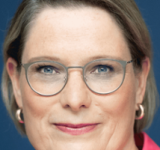 BMin_Hubig Porträt Foto Bundesregierun