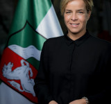 20230306_mona-neubaur_portrait