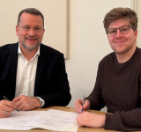 Hausverwaltung Vertragsunterzeichnung