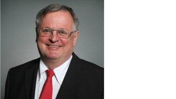 Dr.-Ing. Olaf Voßhans (hoch) Dr.-Ing. Olaf Voßhans (hoch)