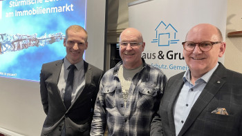 Das Expertentrio bei der Informationsveranstaltung. Das Expertentrio bei der Informationsveranstaltung.