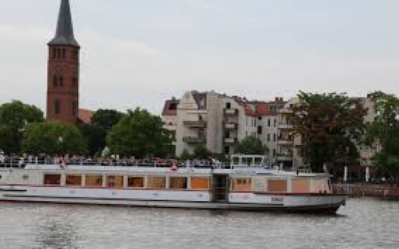 Schiff vor Köpenick