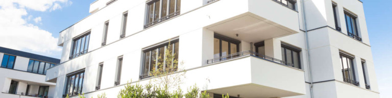 Modernes Mehrfamilienhaus