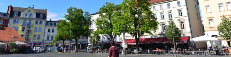 Marktplatz mit Wohnungen und Gewerbe