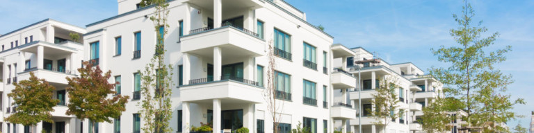 Modernes Mehrparteienhaus