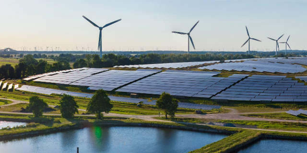 Windräder und Photovoltaikanlagen
