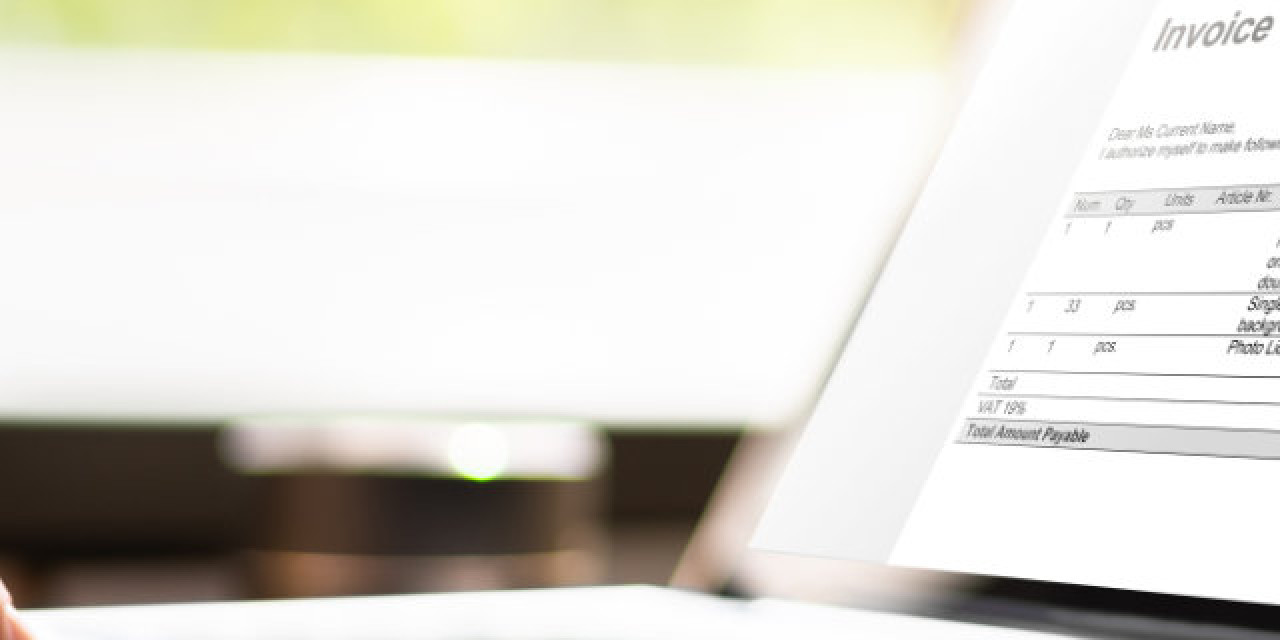 Rechnungsempfang am Laptop