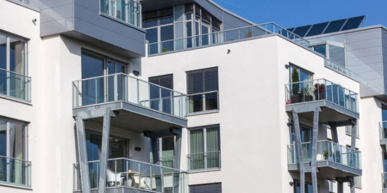 Neubau-Häuser mit Mietwohnungen