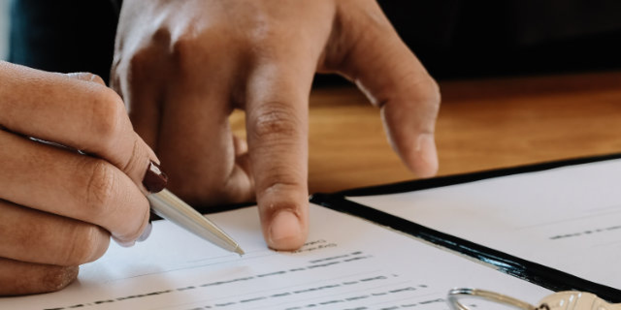 Mietvertrags-Unterzeichnung