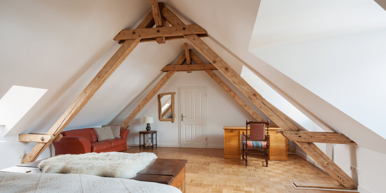 Ausgebautes Dachgeschoss mit offenen Balken