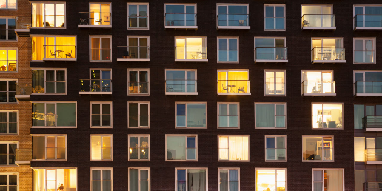 Modernes Mehrparteienhaus