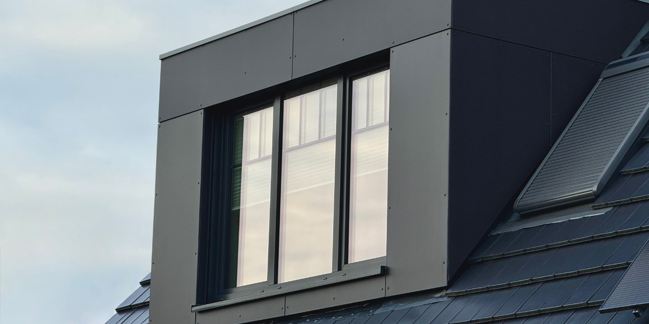 Fenster eines ausgebauten Dachgeschosses