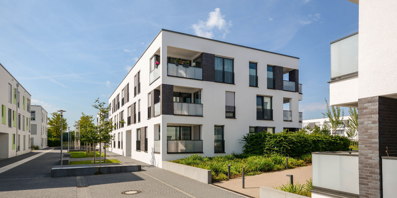 Modernes Mehrfamilienhaus