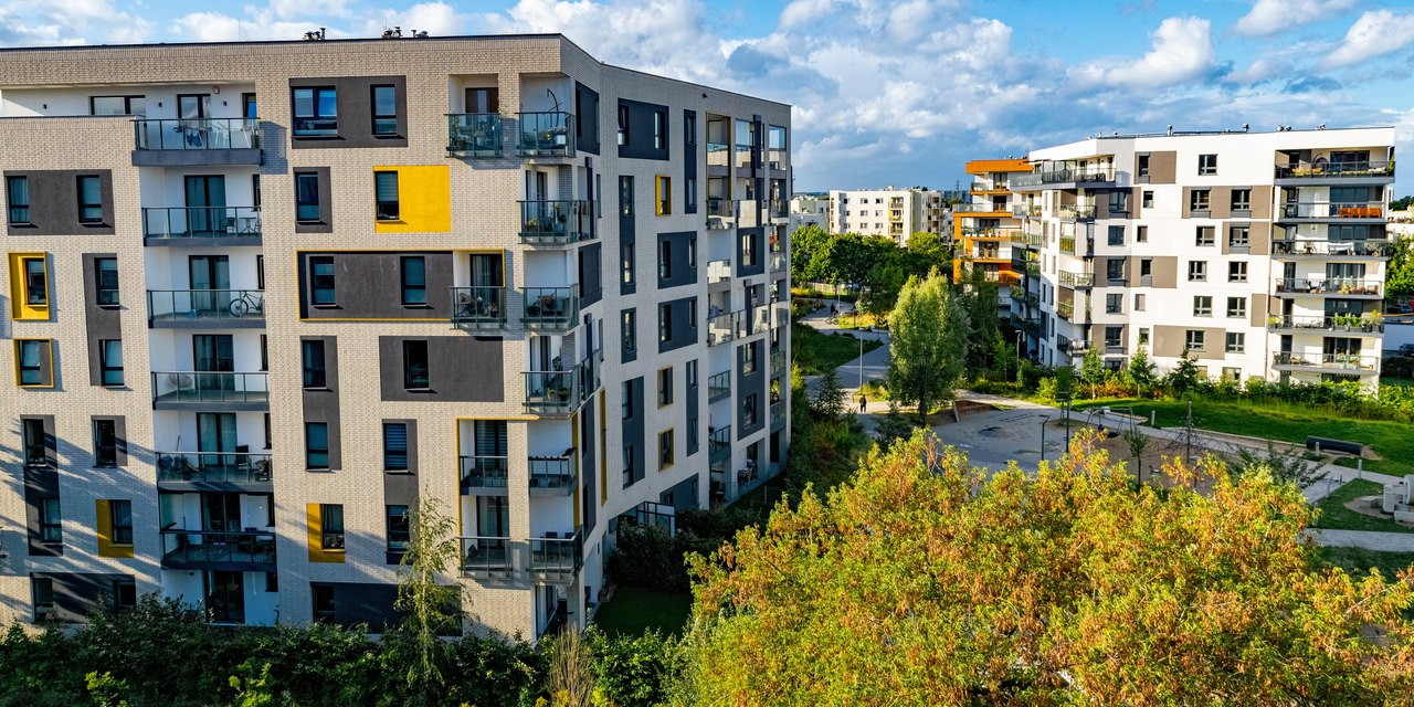 Modernes Mehrparteienhaus