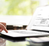 Rechnungsempfang am Laptop