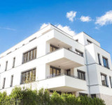 Modernes Mehrfamilienhaus