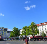 Marktplatz mit Wohnungen und Gewerbe