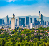 Skyline und Stadtwald von Frankfurt am Main