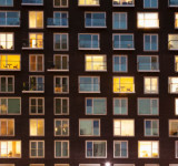 Modernes Mehrparteienhaus