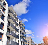 Modernes Mehrparteienhaus