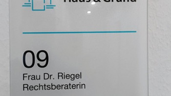 Türschild Dr. Sandugash Riegel