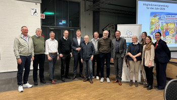 on links: Ralf Thomsen, Hartmut Klinger, Wolfgang Wallner, Hans Martin Hamm, Patrick Wiekhorst, Roland Knobbe, Manfred Rathsack, Sönke Boyens, Rolf Härtel, Imke Knobbe, Laura Wiekhorst, Julia Baginski und Gitta Klinger-Fleischhauer