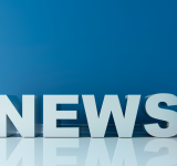 buchstaben N E W S auf blauem hintergrund