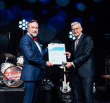 Anlässlich seines zehnjährigen Jubiläums als Vizepräsident von Haus & Grund Deutschland wurde Alexander Blazek mit dem Großen Ehrenzeichen des Verbandes ausgezeichnet.