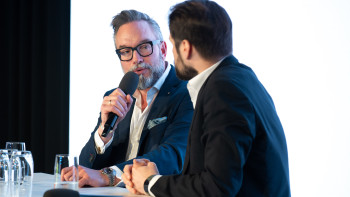 Innenstaatssekretär Dr. Frederik Hogrefe spricht beim Landesverbandstag über wohnungspolitische Themen.