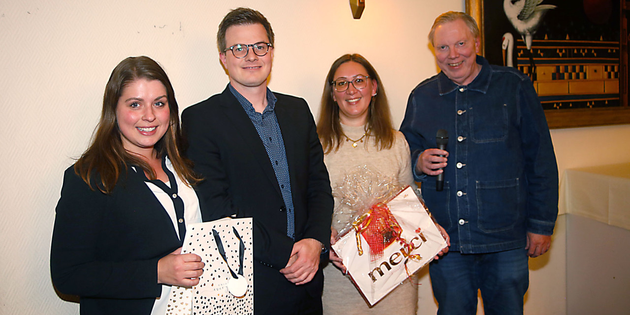 Dr. Andreas Pieper (l.), Vorsitzender von Haus & Grund Minden, und Geschäftsführer Thorsten Post (r.) dankten Dipl.-Ing Architektin Kerstin Pahnke von der Verbraucherberatung für ihre Ausführungen zum Themenbereich  Sanierung und Heizungstausch. Foto: Christian Weber